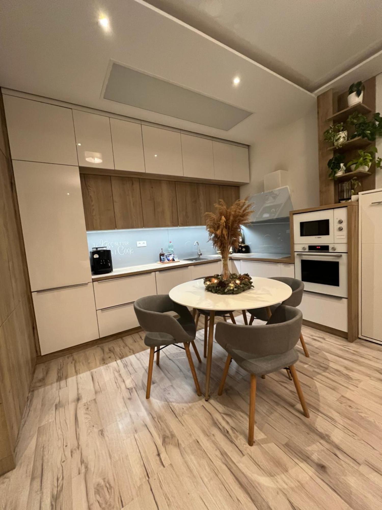 Cozy Apartment Bratislava Exterior photo